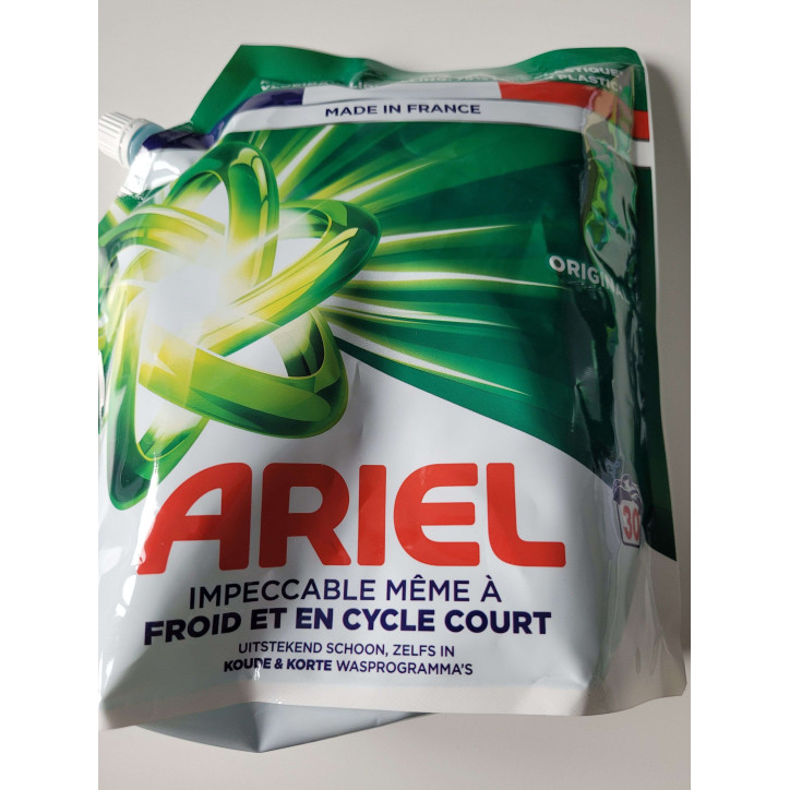 ARIEL LESSIVE  30 DOSES 1350ML